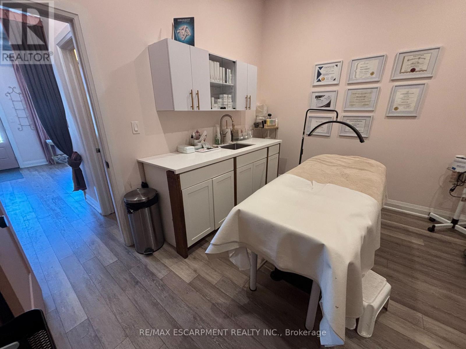 1 - 52 Barton Street E, Hamilton, Ontario  L8L 2V8 - Photo 3 - X13587996