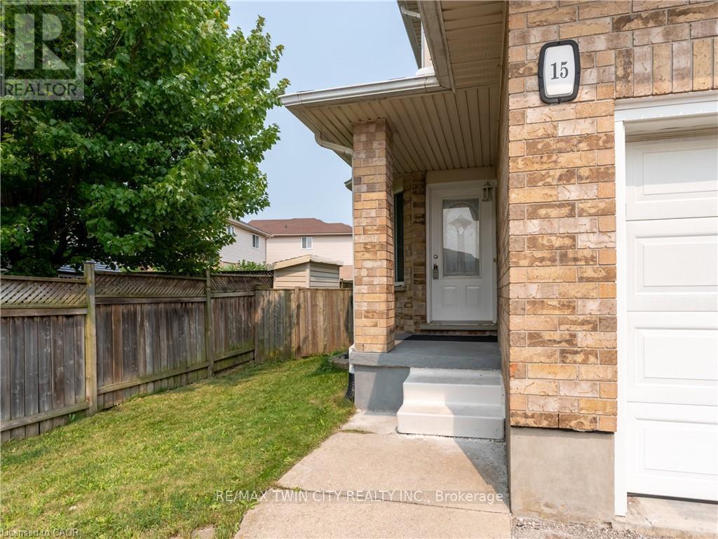 15 Chester Drive, Cambridge, Ontario  N1T 2C4 - Photo 3 - X13588010
