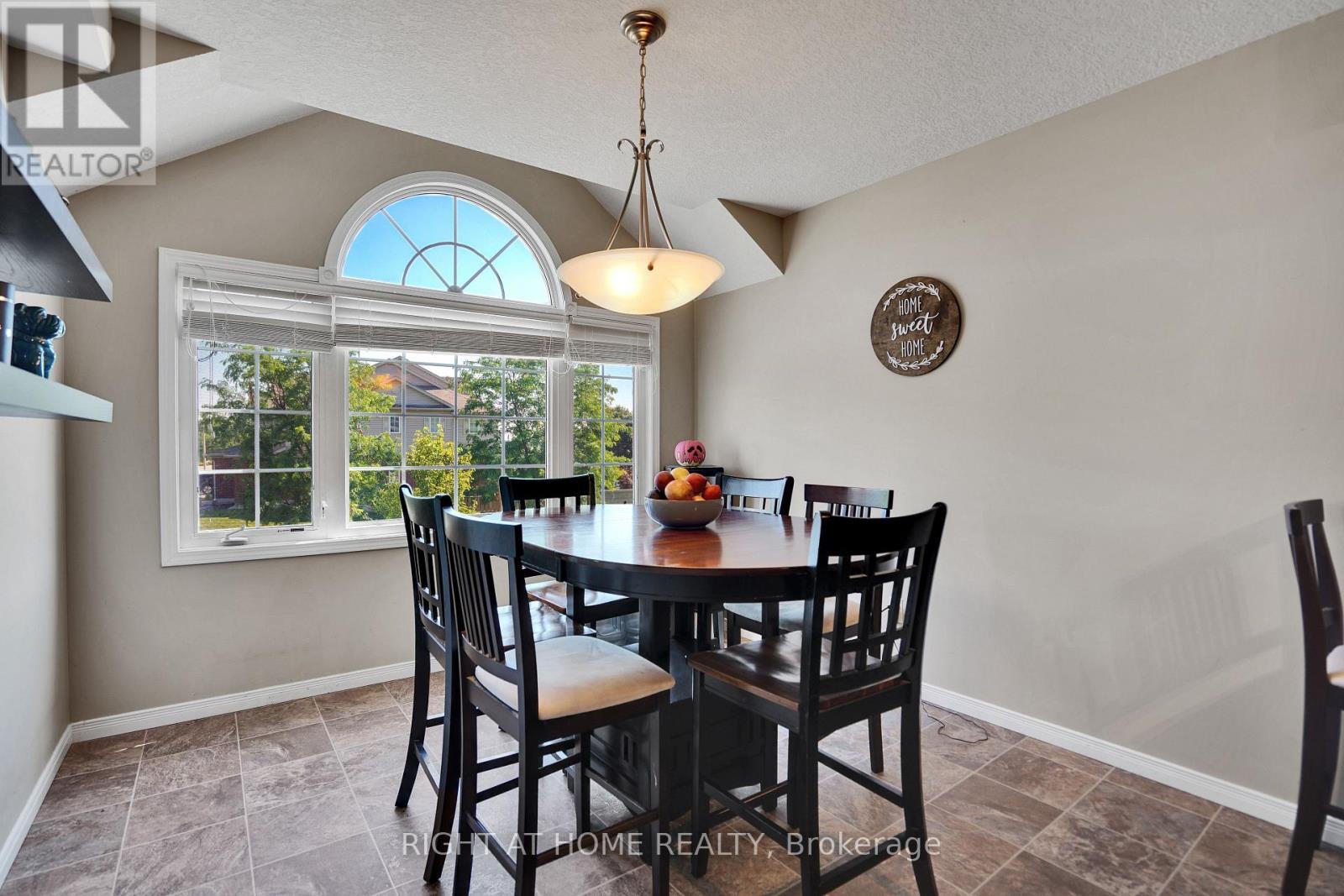 60 Featherstone Street, Kitchener, Ontario  N2R 1Z2 - Photo 6 - X13588202