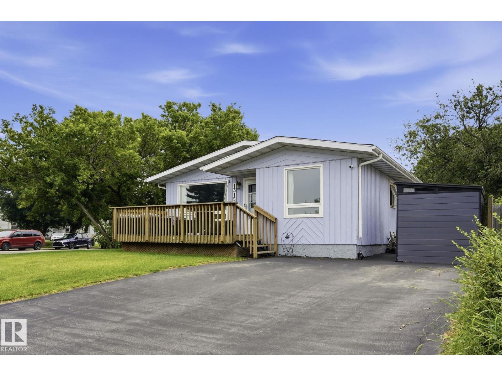 1315 Knottwood Rd E NW, Edmonton, Alberta  T6K 2K5 - Photo 5 - E4499932