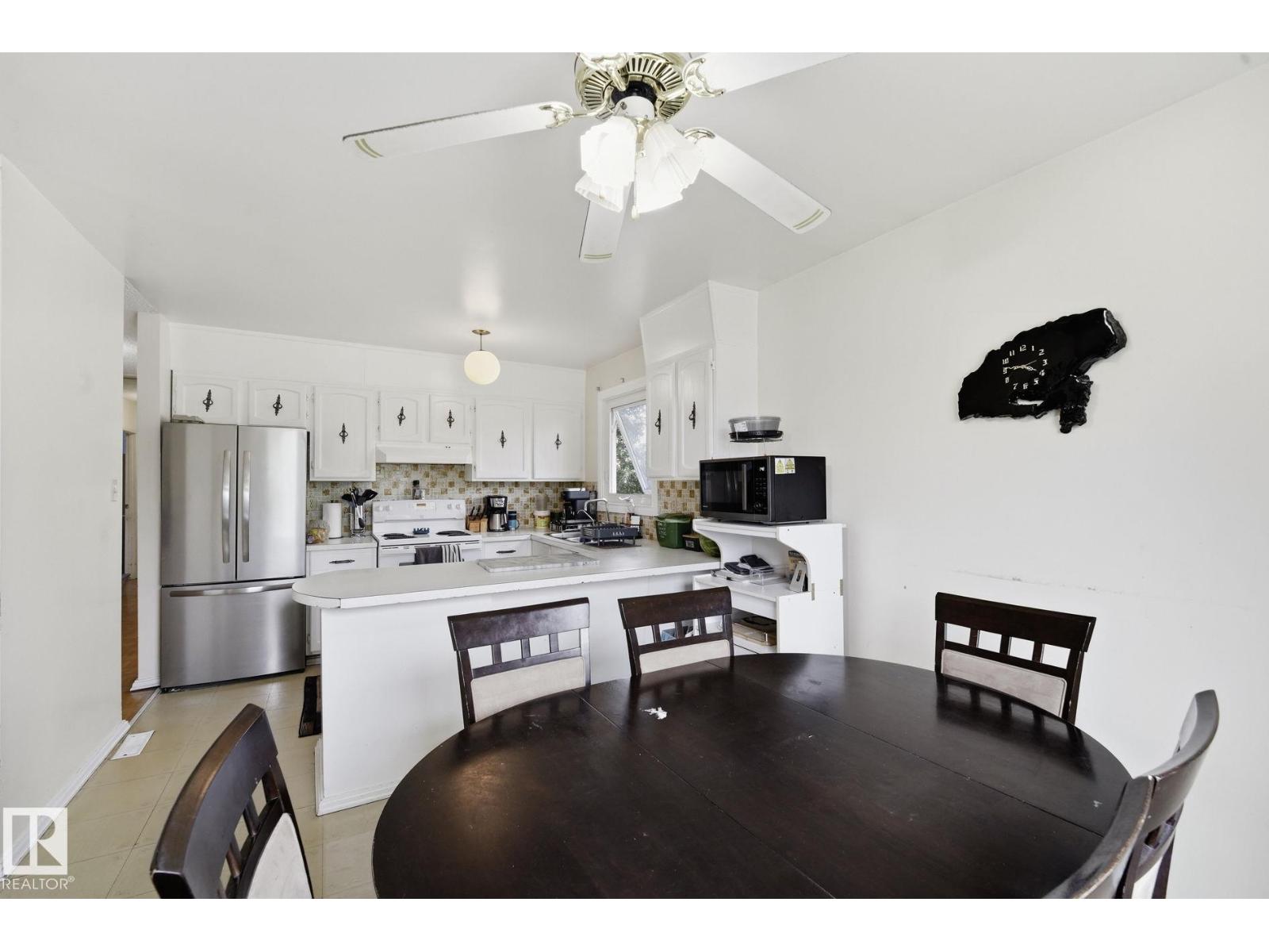 1315 Knottwood Rd E NW, Edmonton, Alberta  T6K 2K5 - Photo 12 - E4499932