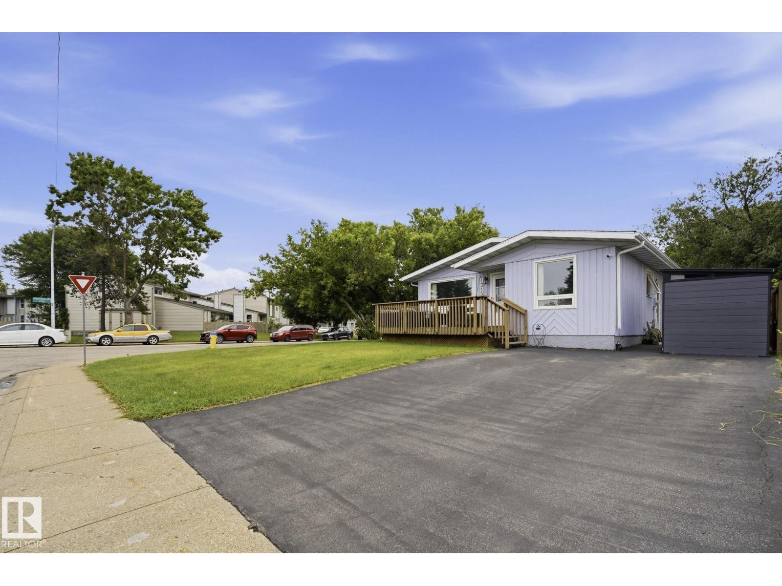 1315 Knottwood Rd E NW, Edmonton, Alberta  T6K 2K5 - Photo 4 - E4499932