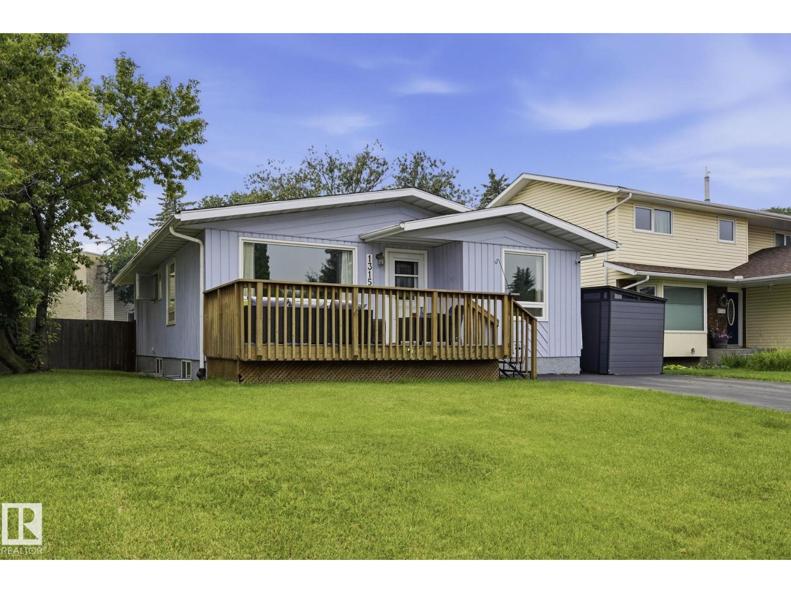 1315 Knottwood Rd E NW, Edmonton, Alberta  T6K 2K5 - Photo 3 - E4499932