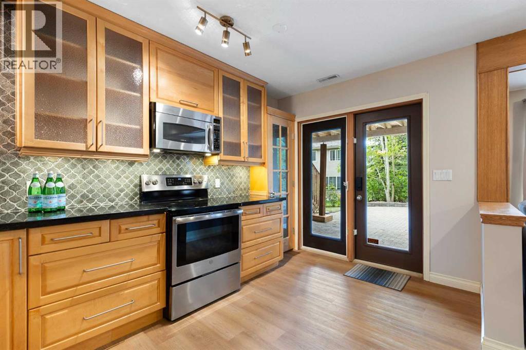 410 Royal Crest Bay Nw, Calgary, Alberta  T3G 4M8 - Photo 22 - A2318303