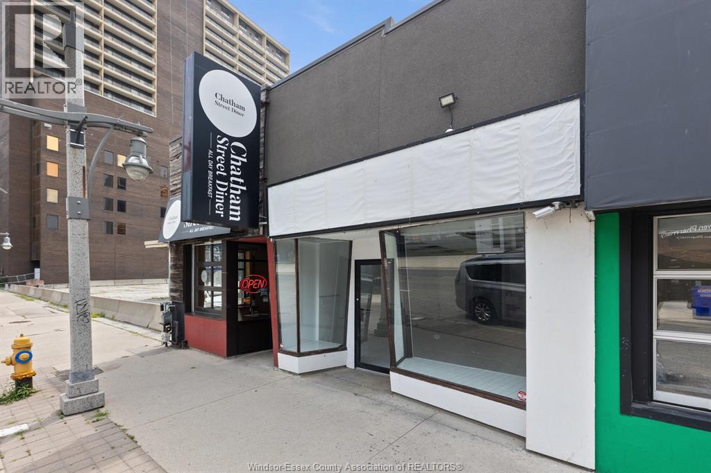 37 Chatham Street East, Windsor, Ontario N9A 2W2 - Photo 2 - 26017572