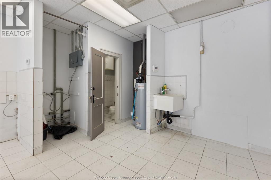 37 Chatham Street East, Windsor, Ontario N9A 2W2 - Photo 9 - 26017572