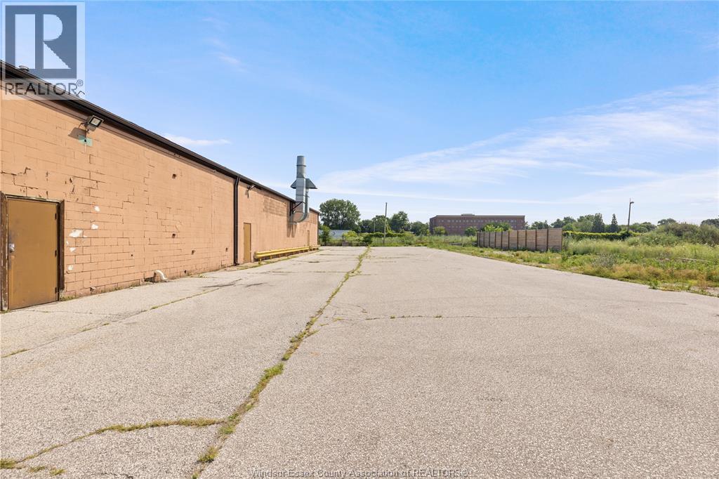 890 Walker Road, Windsor, Ontario N8Y 2N5 - Photo 19 - 26017570