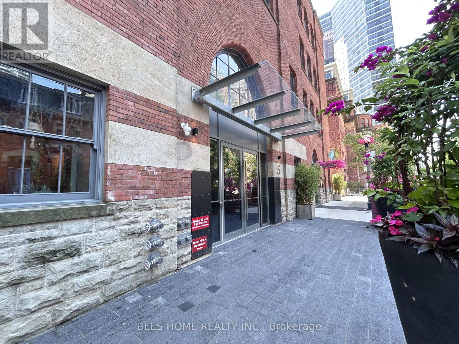 213 - 5 St Joseph Street, Toronto, Ontario  M4Y 0B6 - Photo 2 - C13588352