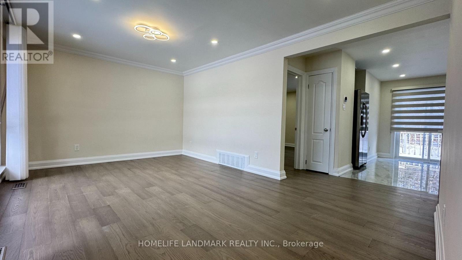 (Main) - 95 Sussex Avenue, Richmond Hill, Ontario  L4C 2E8 - Photo 4 - N13588334