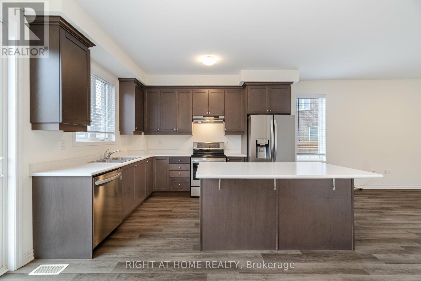 908 Sumac Gardens, Milton, Ontario  L9T 2X5 - Photo 12 - W13588310
