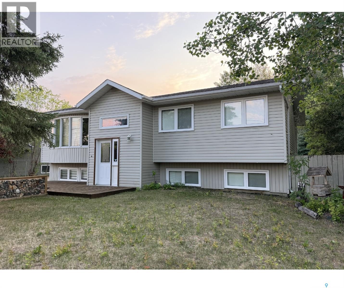 241 Dehavilland Avenue, Air Ronge, Saskatchewan  S0J 3G0 - Photo 2 - SK043222