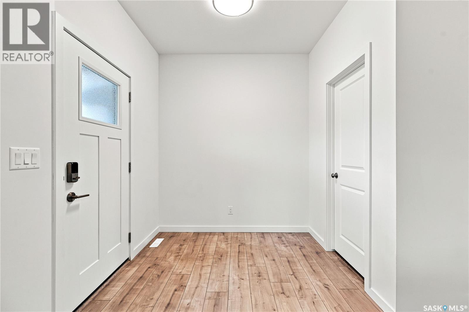 1054 Brighton Gate, Saskatoon, Saskatchewan  S7V 1S6 - Photo 3 - SK042905