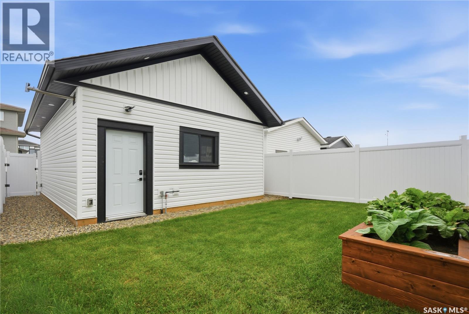 1054 Brighton Gate, Saskatoon, Saskatchewan  S7V 1S6 - Photo 48 - SK042905