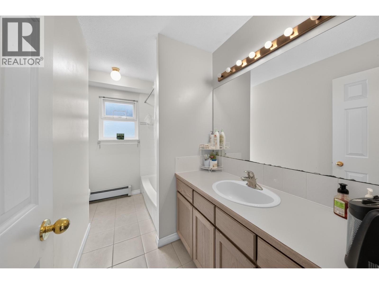 7164 Kitchener Street, Burnaby, British Columbia  V5A 1L3 - Photo 5 - R3147856