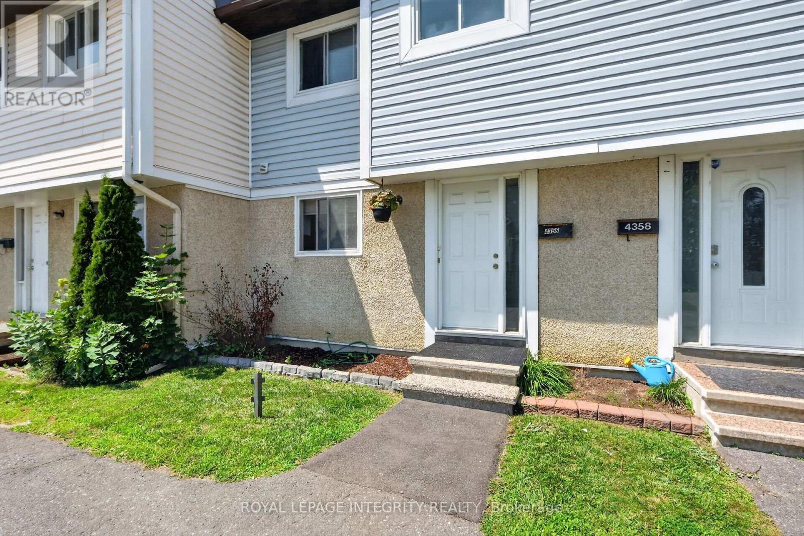 4356 Stella Crescent, Ottawa, Ontario  K1J 8T7 - Photo 3 - X13588446