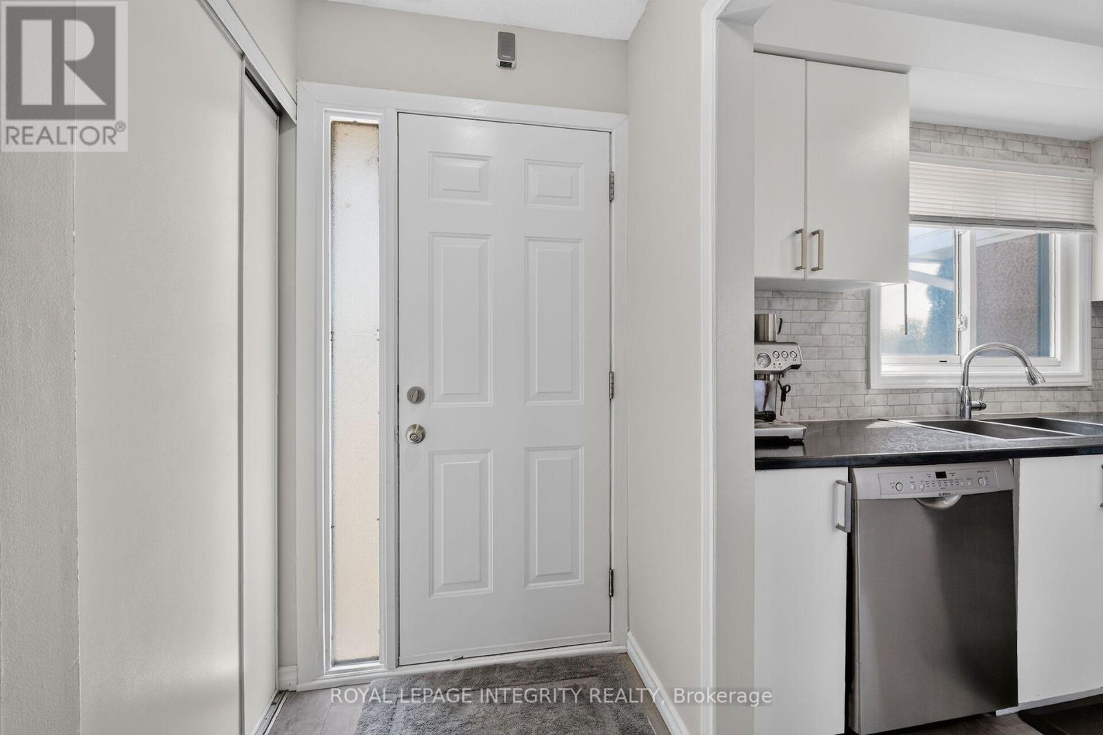 4356 Stella Crescent, Ottawa, Ontario  K1J 8T7 - Photo 4 - X13588446
