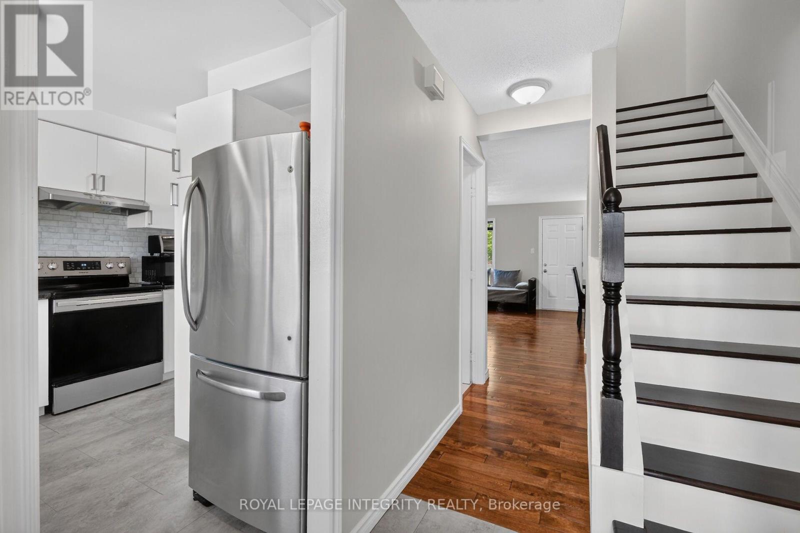4356 Stella Crescent, Ottawa, Ontario  K1J 8T7 - Photo 5 - X13588446