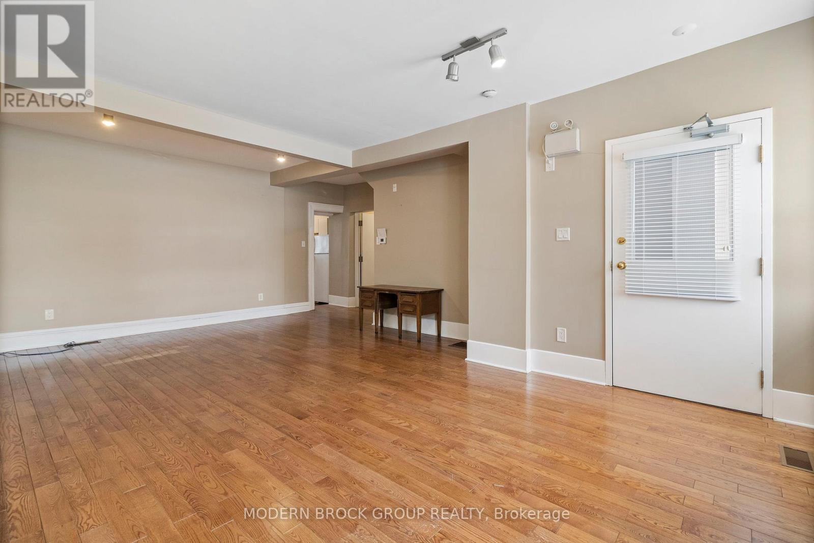 35 Perth Street, Brockville, Ontario K6V 5C3 - Photo 5 - X13588522