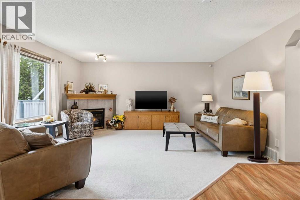 859 Somerset Drive Sw, Calgary, Alberta  T2Y 3P5 - Photo 6 - A2320301