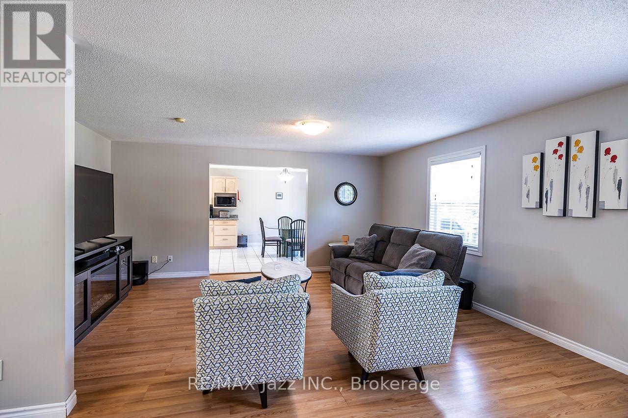 26 Glenn Drive, Quinte West, Ontario  K8V 6E3 - Photo 8 - X13588636