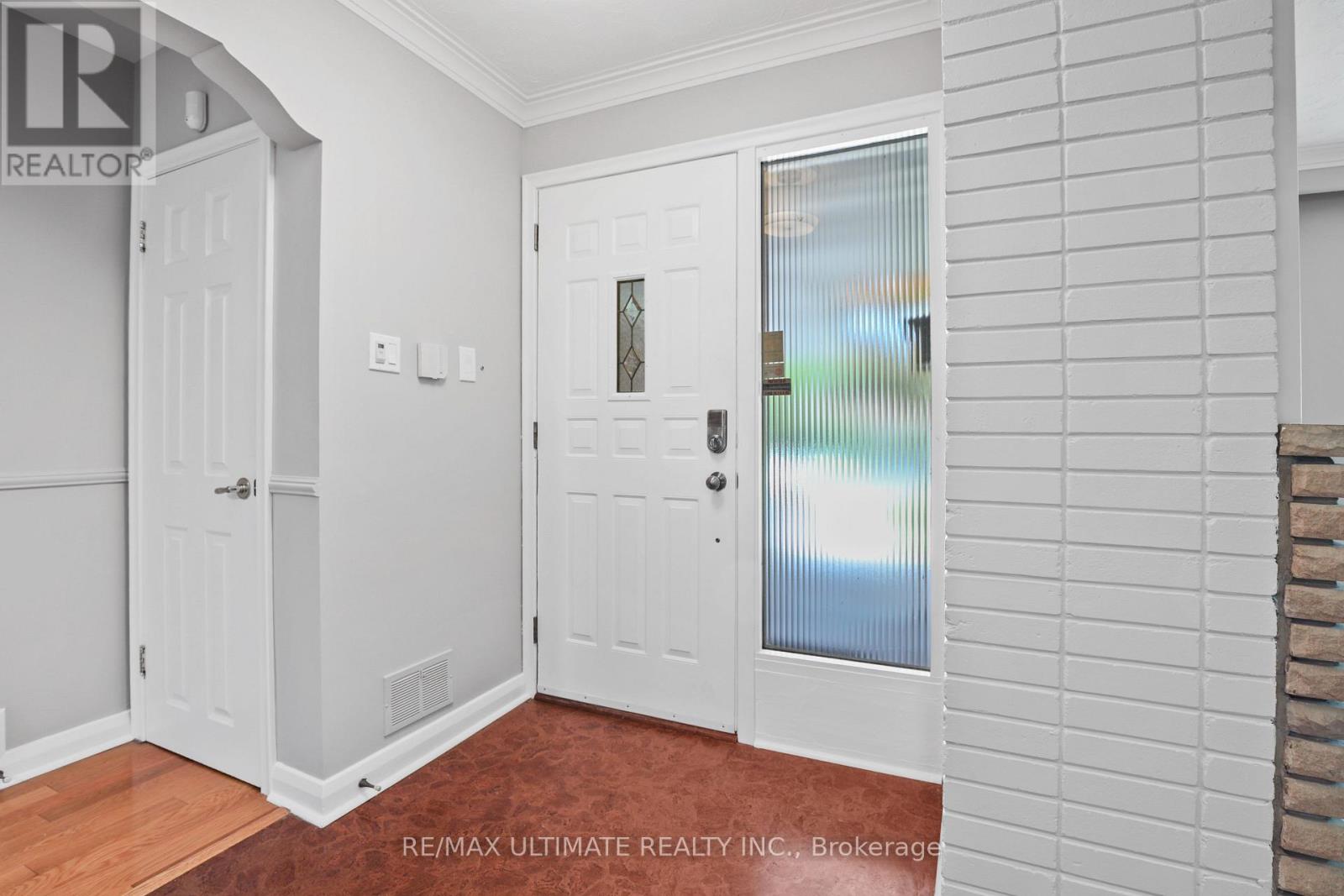121 Elvaston Drive, Toronto, Ontario  M4A 1N8 - Photo 2 - C13588490