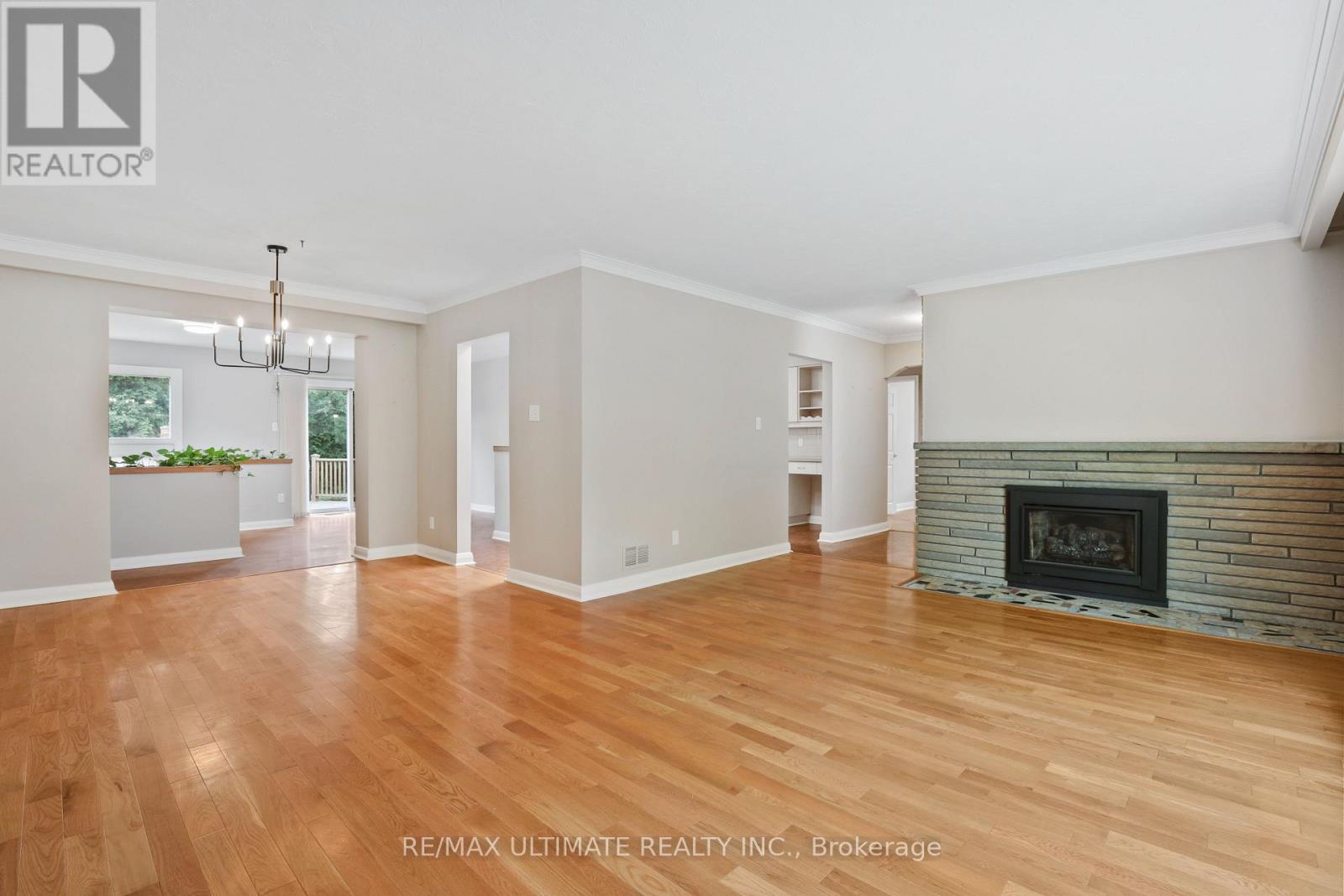 121 Elvaston Drive, Toronto, Ontario  M4A 1N8 - Photo 4 - C13588490
