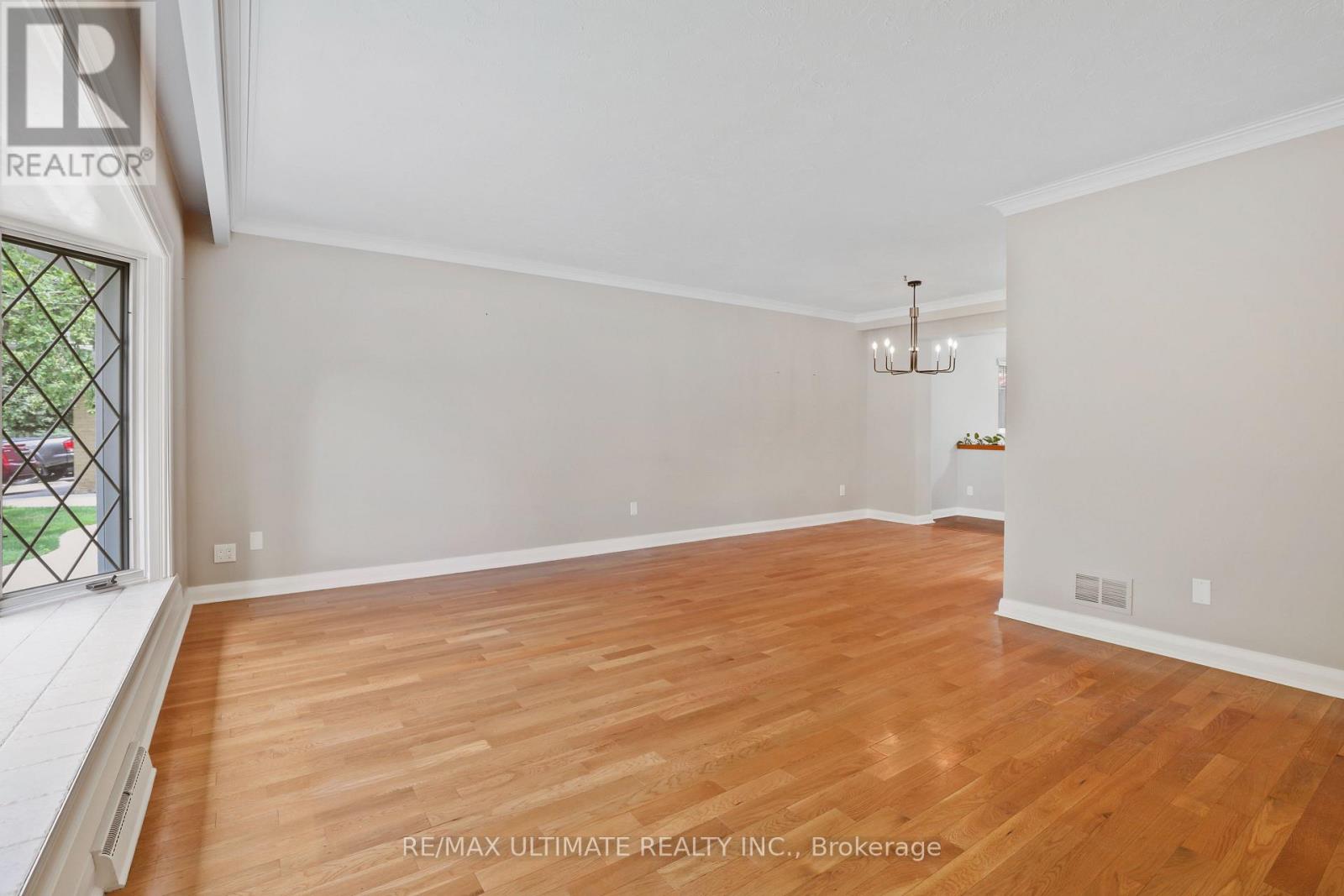121 Elvaston Drive, Toronto, Ontario  M4A 1N8 - Photo 5 - C13588490