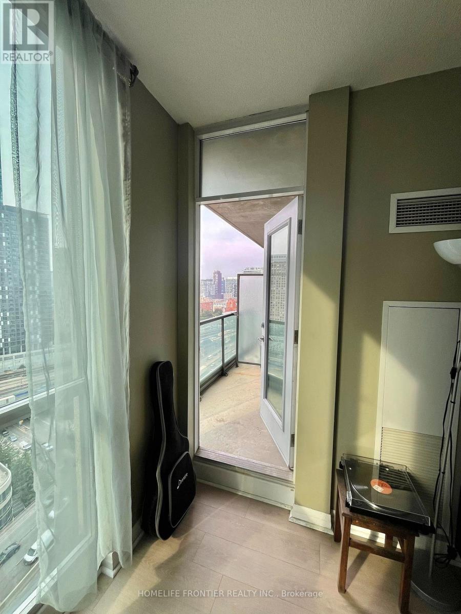 2303 - 16 Yonge Street, Toronto, Ontario  M5E 2A1 - Photo 12 - C13588492