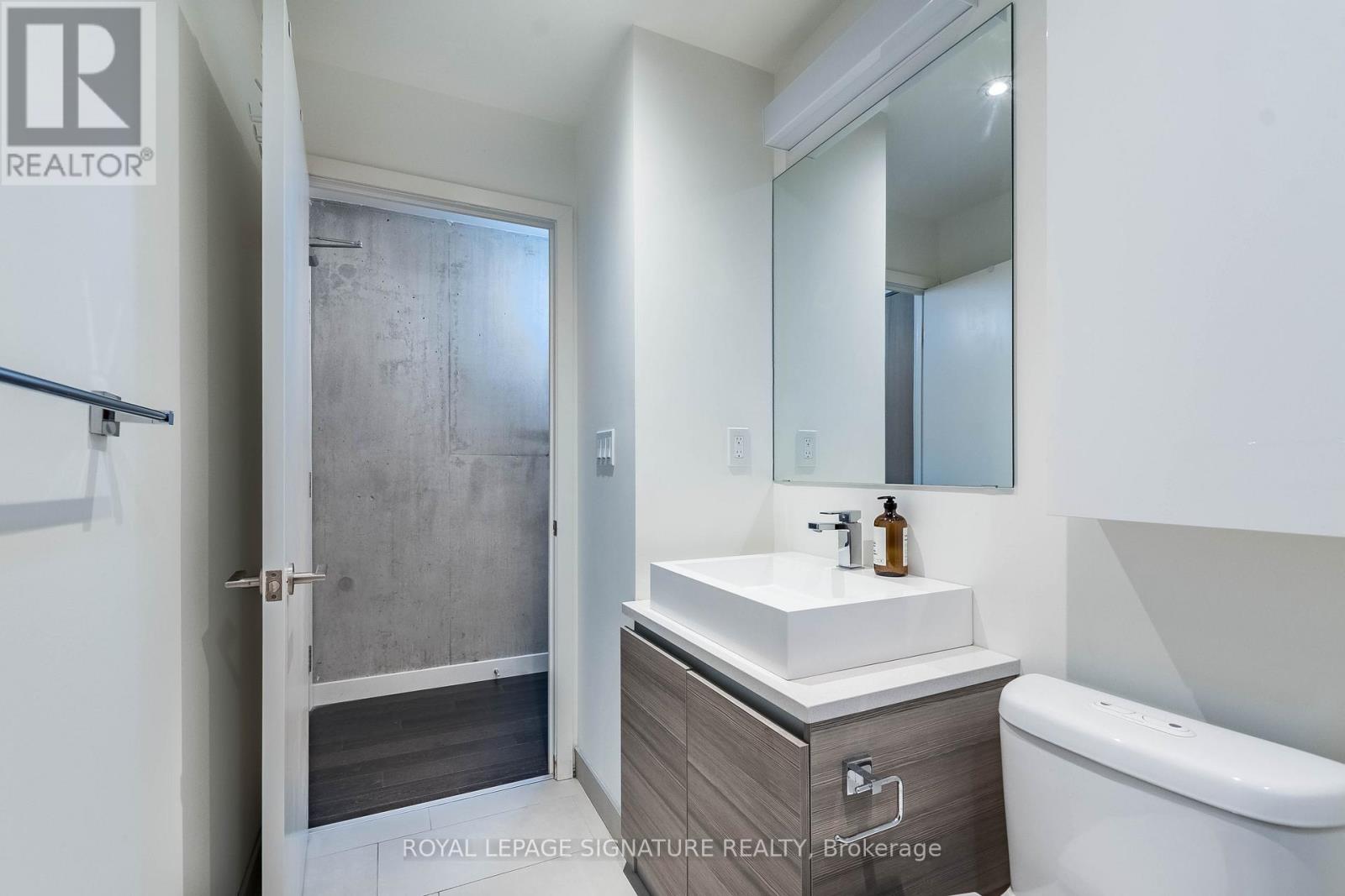 318 - 111 Bathurst Street, Toronto, Ontario  M5V 0M9 - Photo 12 - C13588590