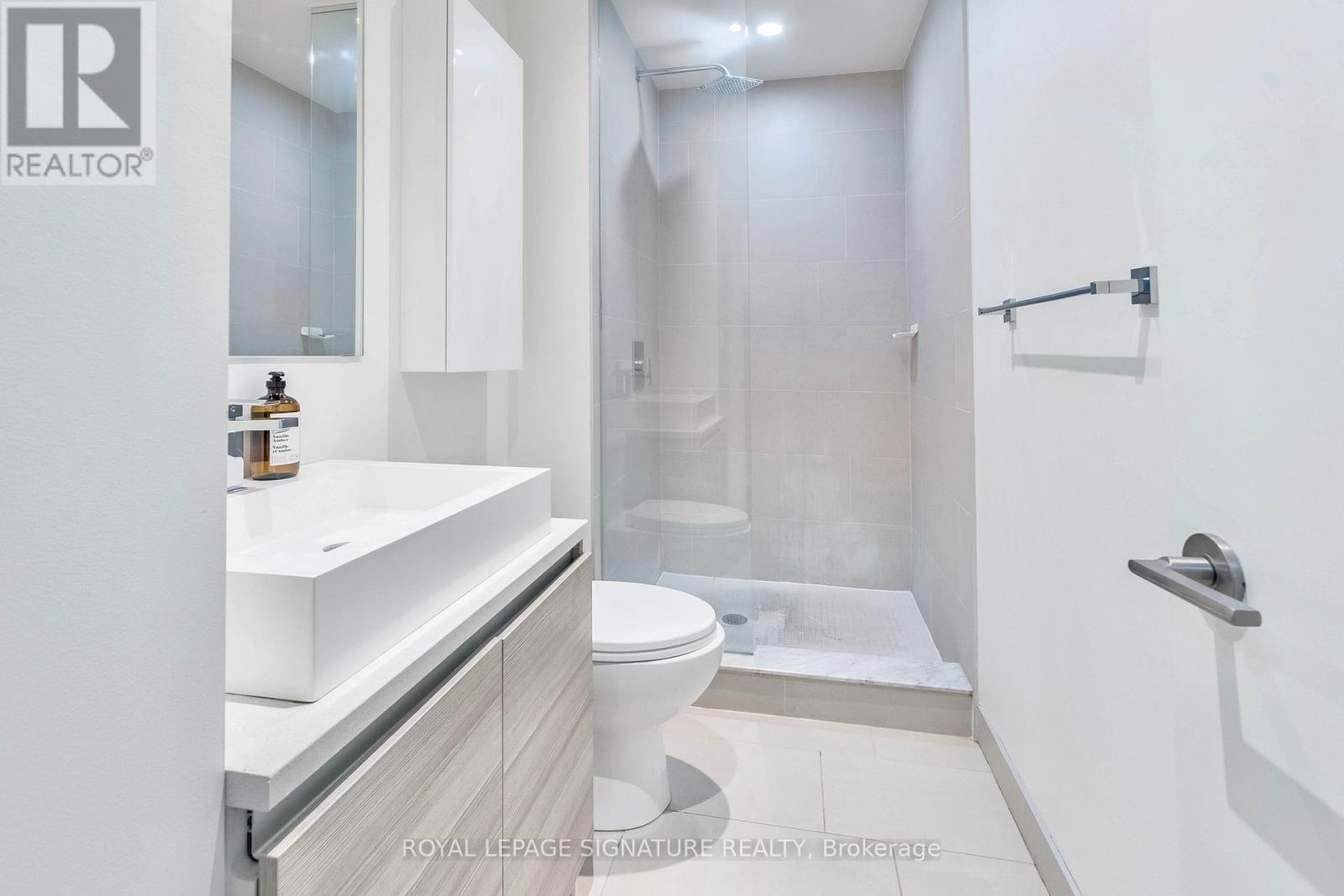 318 - 111 Bathurst Street, Toronto, Ontario  M5V 0M9 - Photo 13 - C13588590