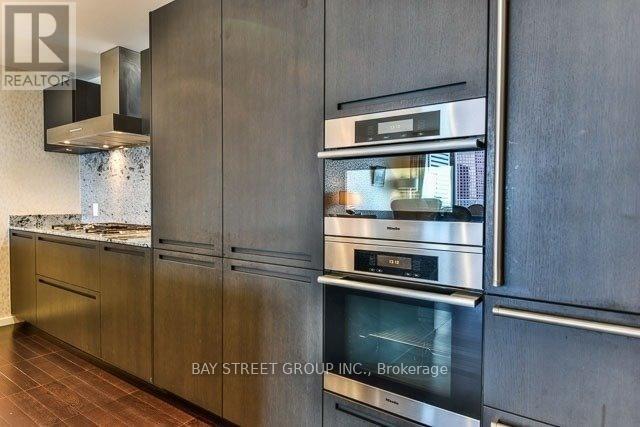 4207 - 180 University Avenue, Toronto, Ontario  M5H 0A2 - Photo 9 - C13588610