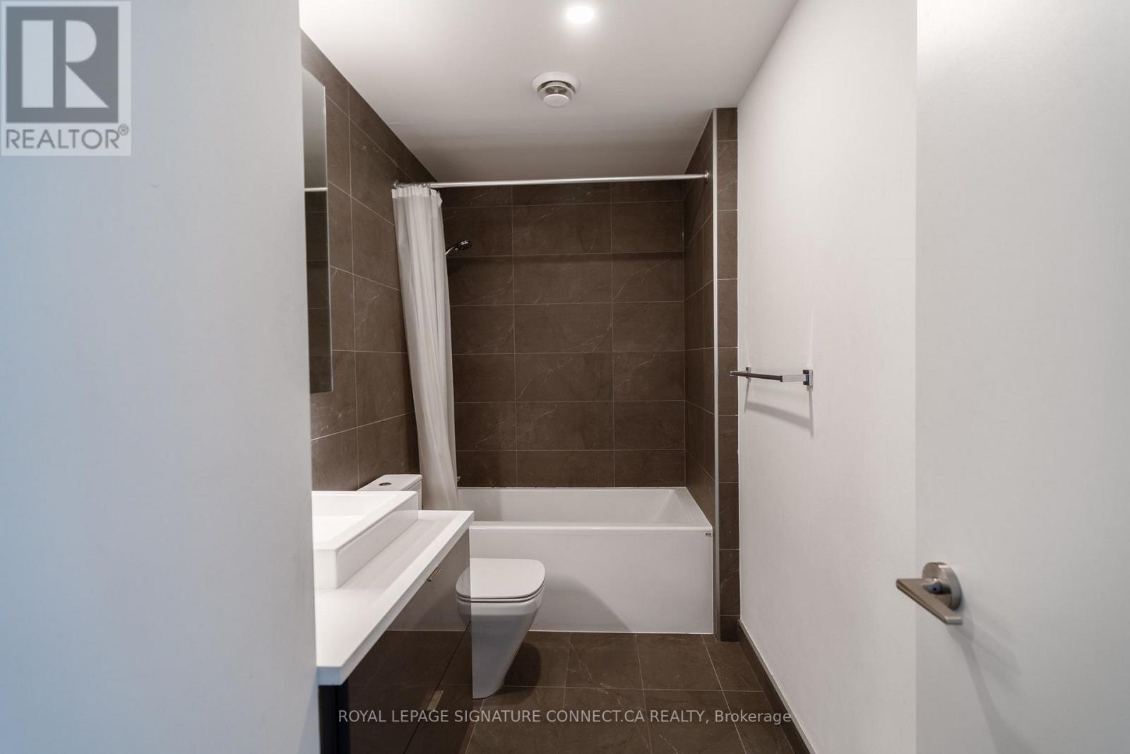 910 - 21 Lawren Harris Square, Toronto, Ontario  M5A 0T4 - Photo 11 - C13588646