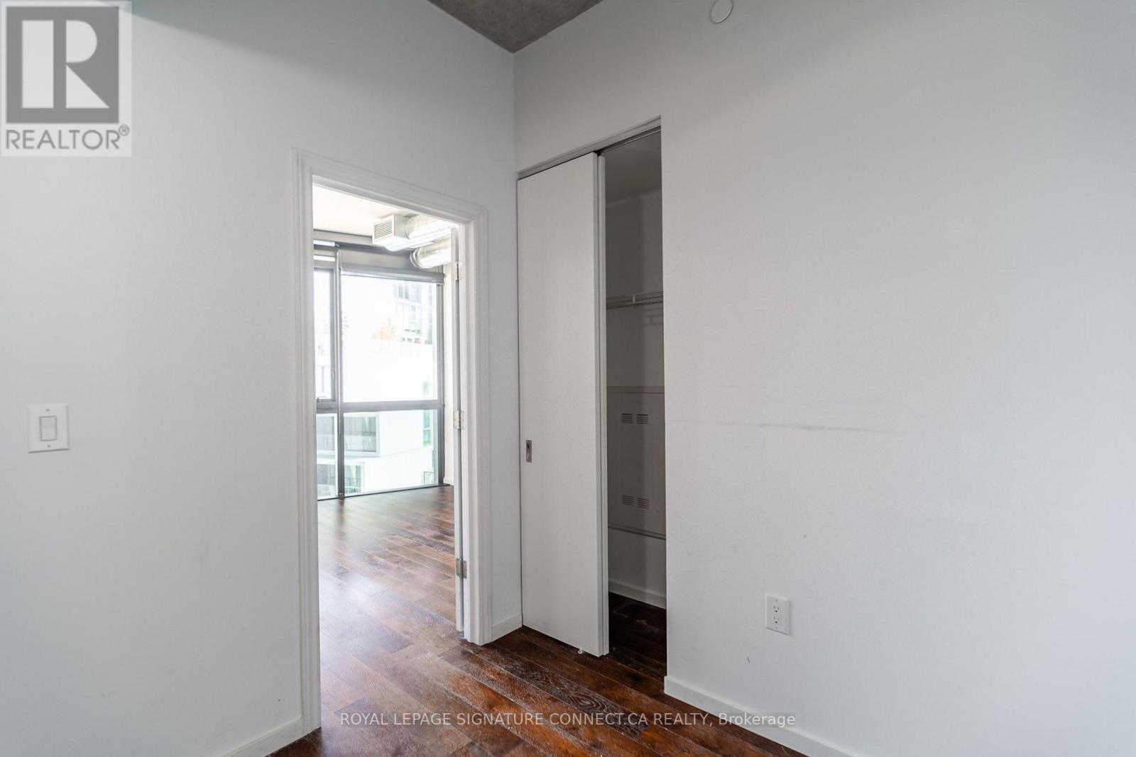 910 - 21 Lawren Harris Square, Toronto, Ontario  M5A 0T4 - Photo 8 - C13588646