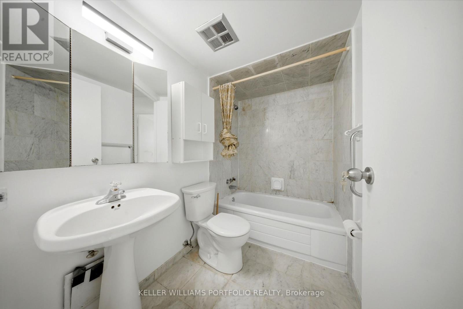 1608 - 250 Queens Quay W, Toronto, Ontario  M5J 2N2 - Photo 11 - C13588686