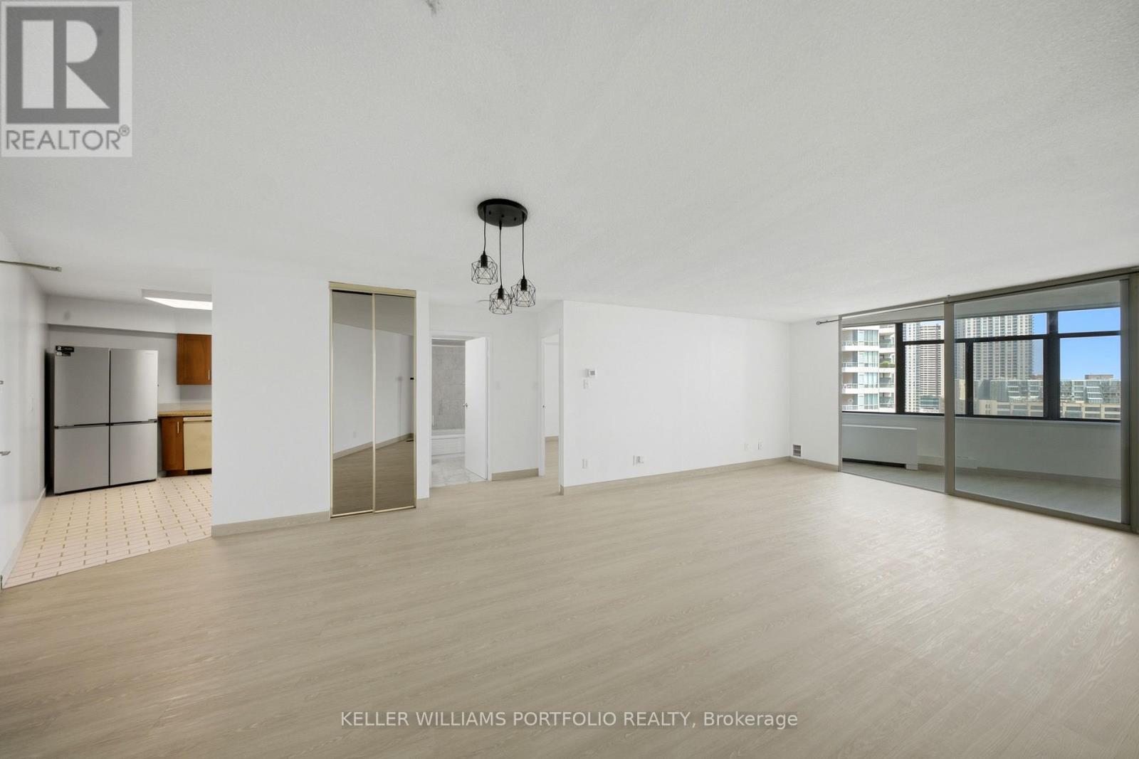 1608 - 250 Queens Quay W, Toronto, Ontario  M5J 2N2 - Photo 2 - C13588686