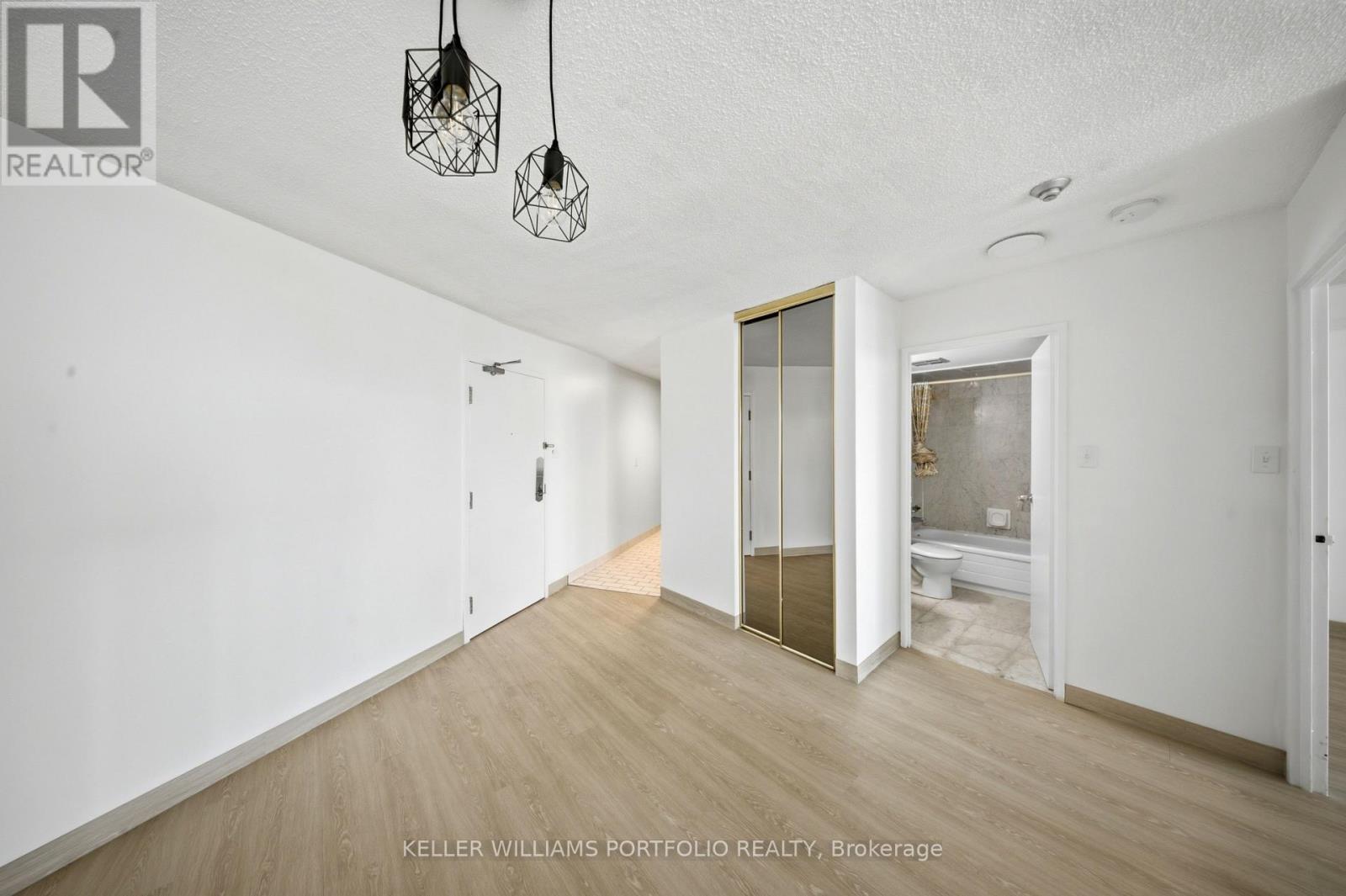 1608 - 250 Queens Quay W, Toronto, Ontario  M5J 2N2 - Photo 6 - C13588686