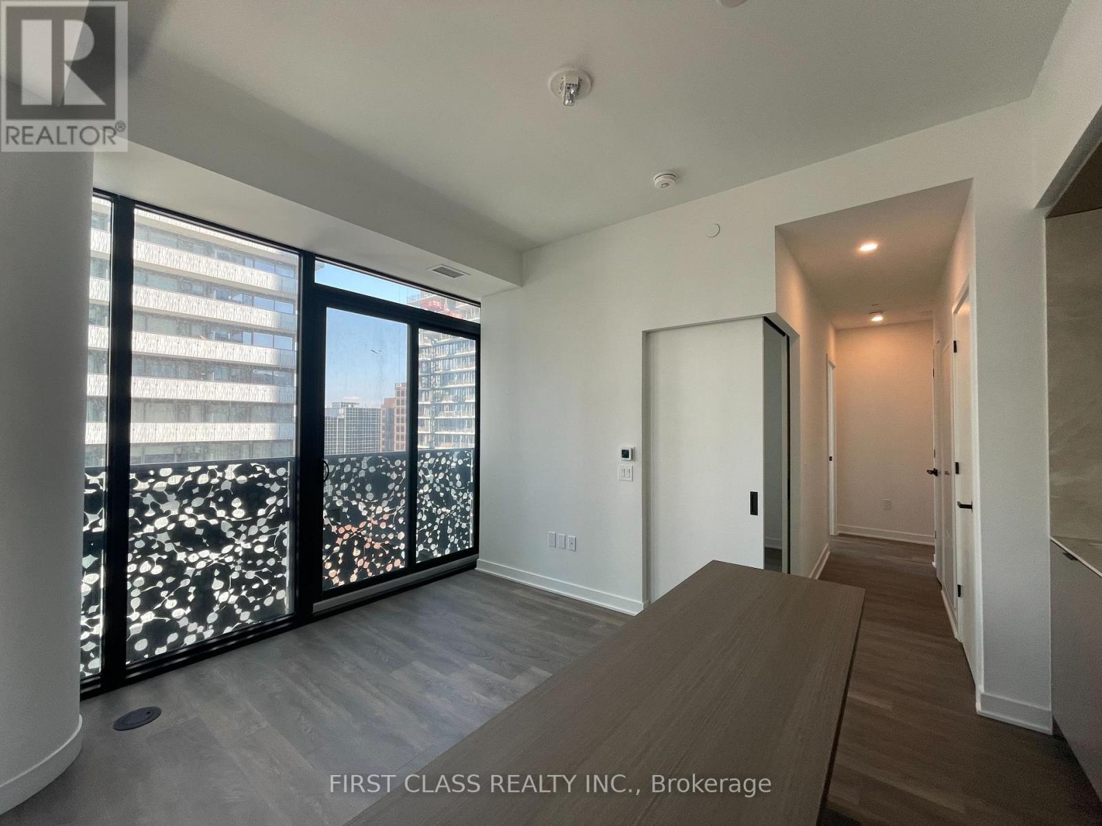1810 - 55 Charles Street E, Toronto, Ontario  M4Y 0J1 - Photo 3 - C13588736