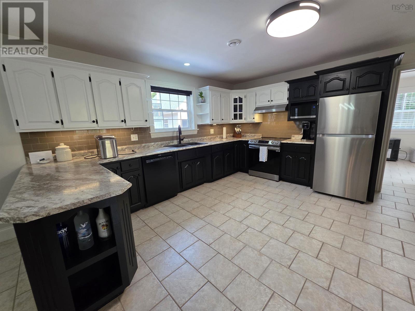 52 Wilson Lake Drive, Middle Sackville, Nova Scotia  B4E 3G3 - Photo 4 - 202618053