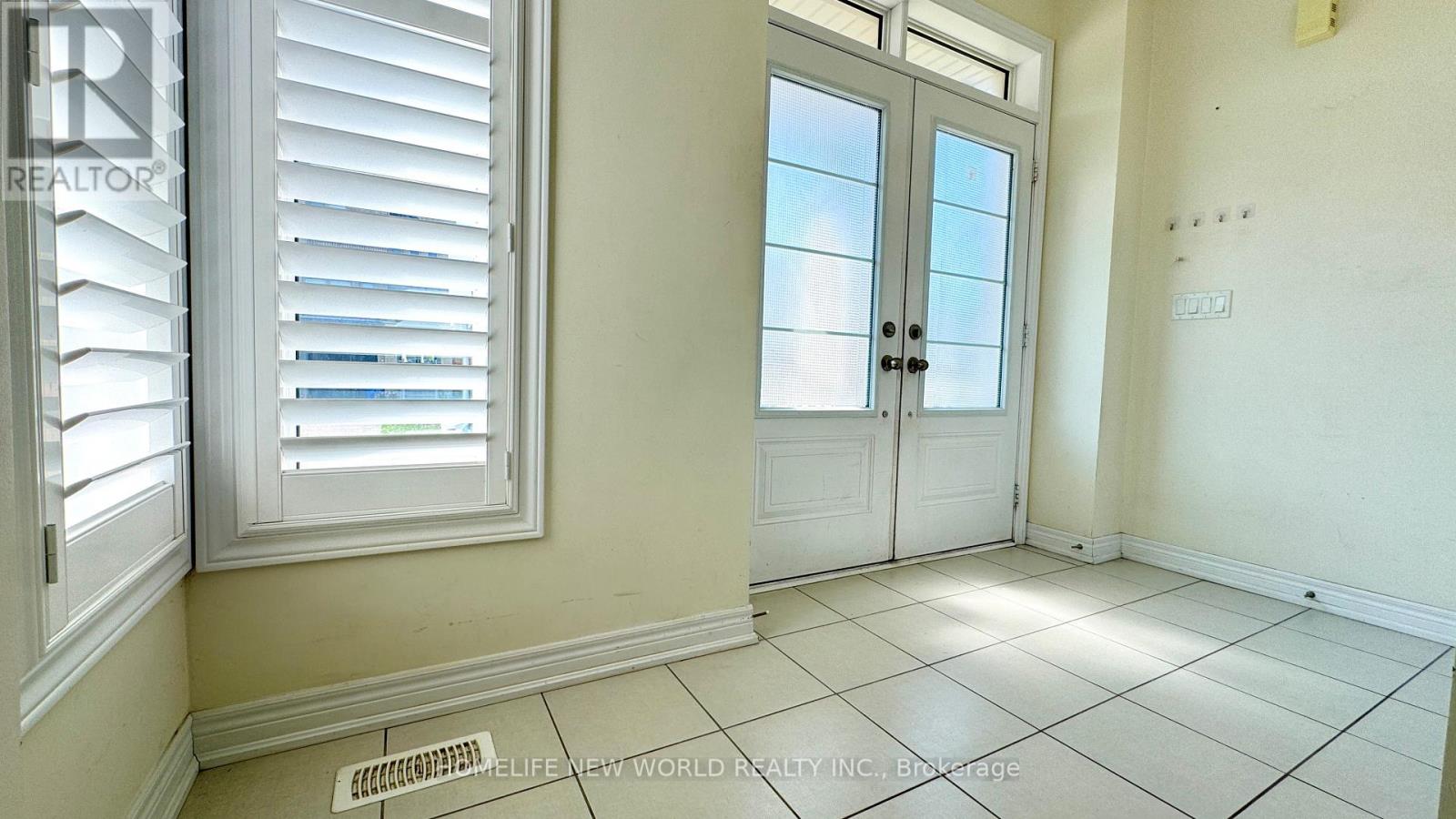 32 Falconridge Terrace, East Gwillimbury, Ontario  L9N 0R2 - Photo 2 - N13588426
