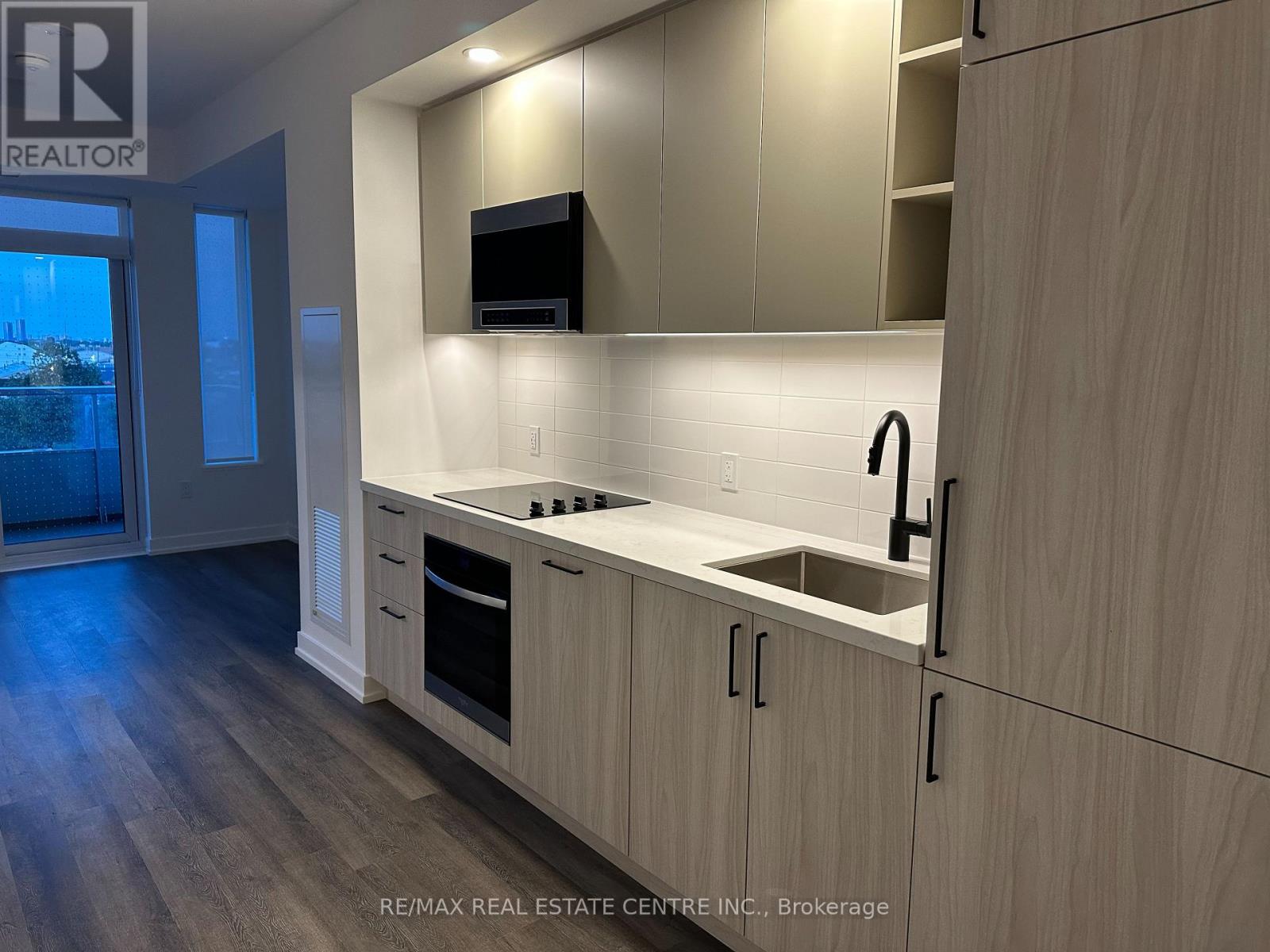 409 - 21 Meadowdale Road, Vaughan (Vaughan Corporate Centre), Ontario  L4K 0H6 - Photo 8 - N13588546