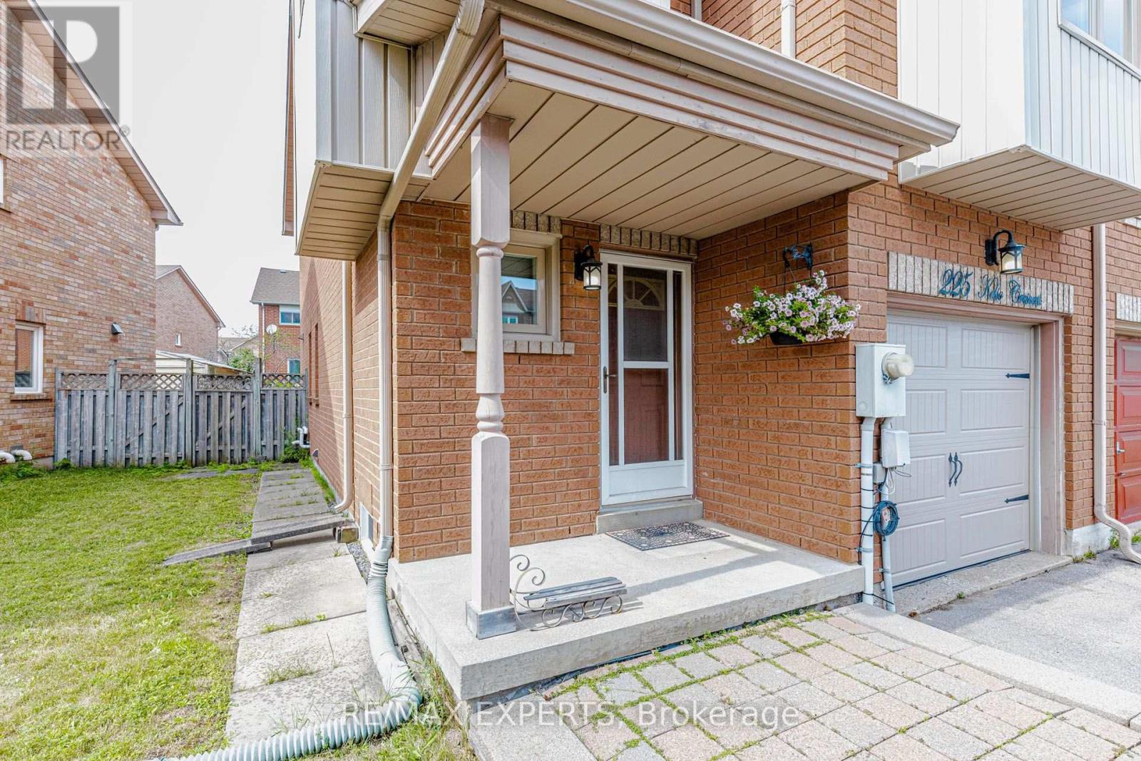 225 Kelso Crescent, Vaughan, Ontario  L6A 2E1 - Photo 4 - N13588734