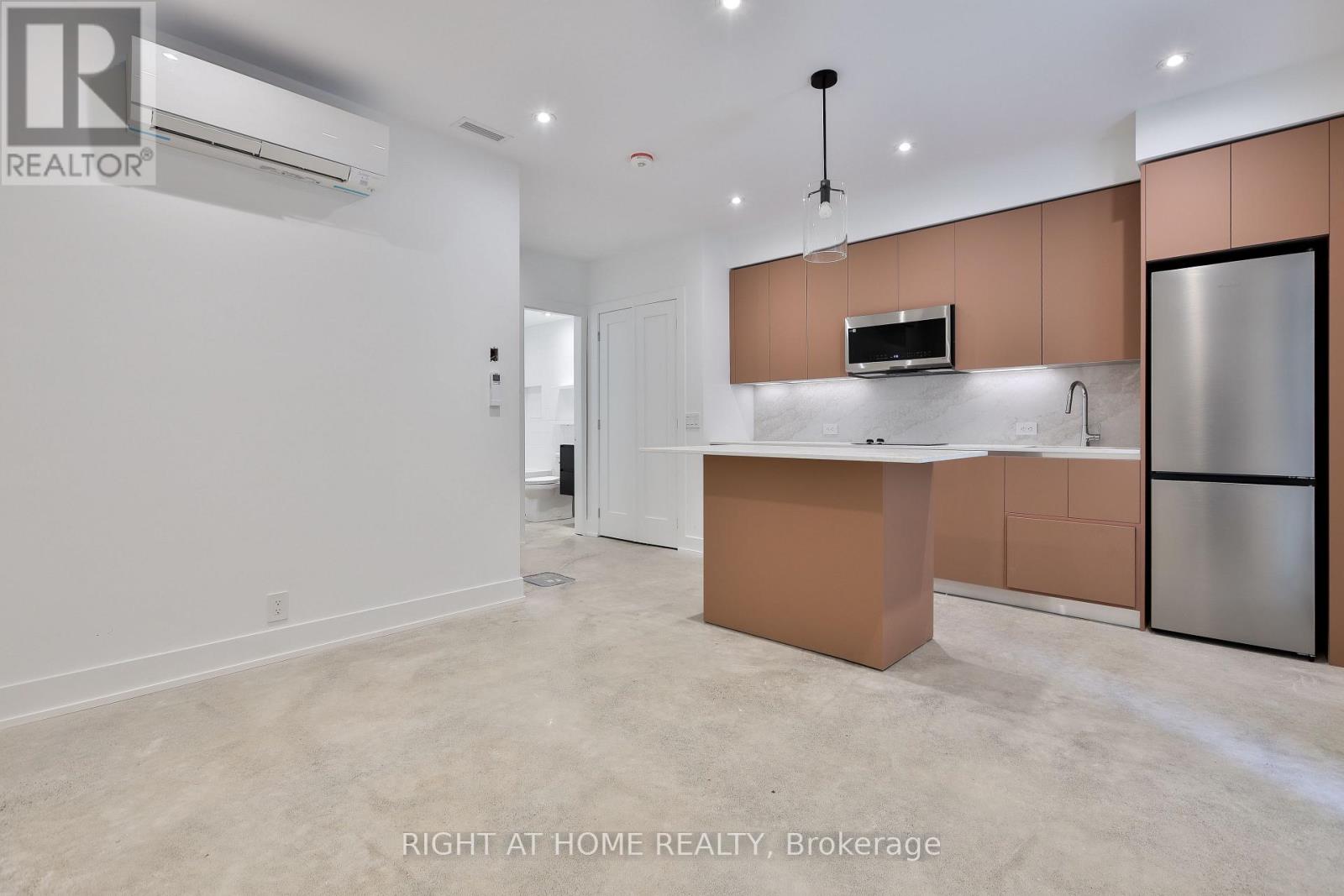 4 - 266 INDIAN GROVE, Toronto (High Park North)
