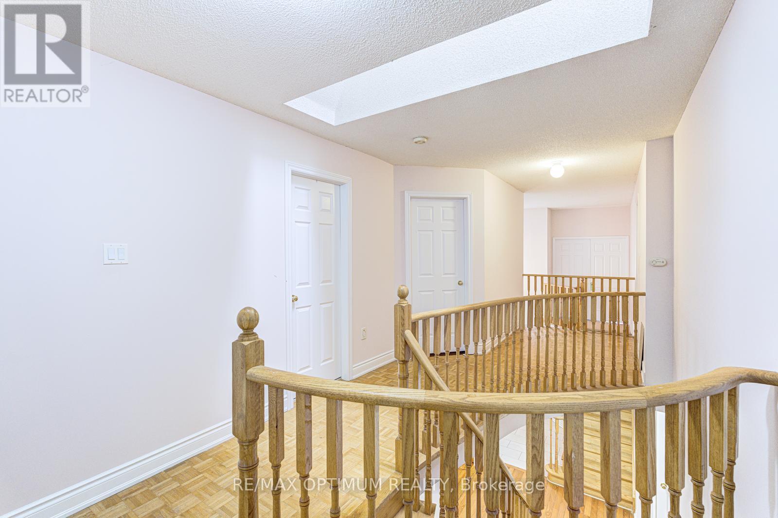 1466 Willowvale Gardens, Mississauga, Ontario  L5V 1T7 - Photo 24 - W13588402