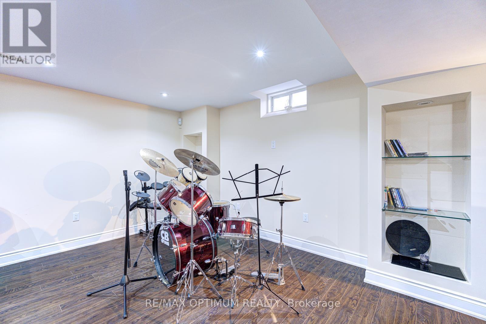 1466 Willowvale Gardens, Mississauga, Ontario  L5V 1T7 - Photo 45 - W13588402