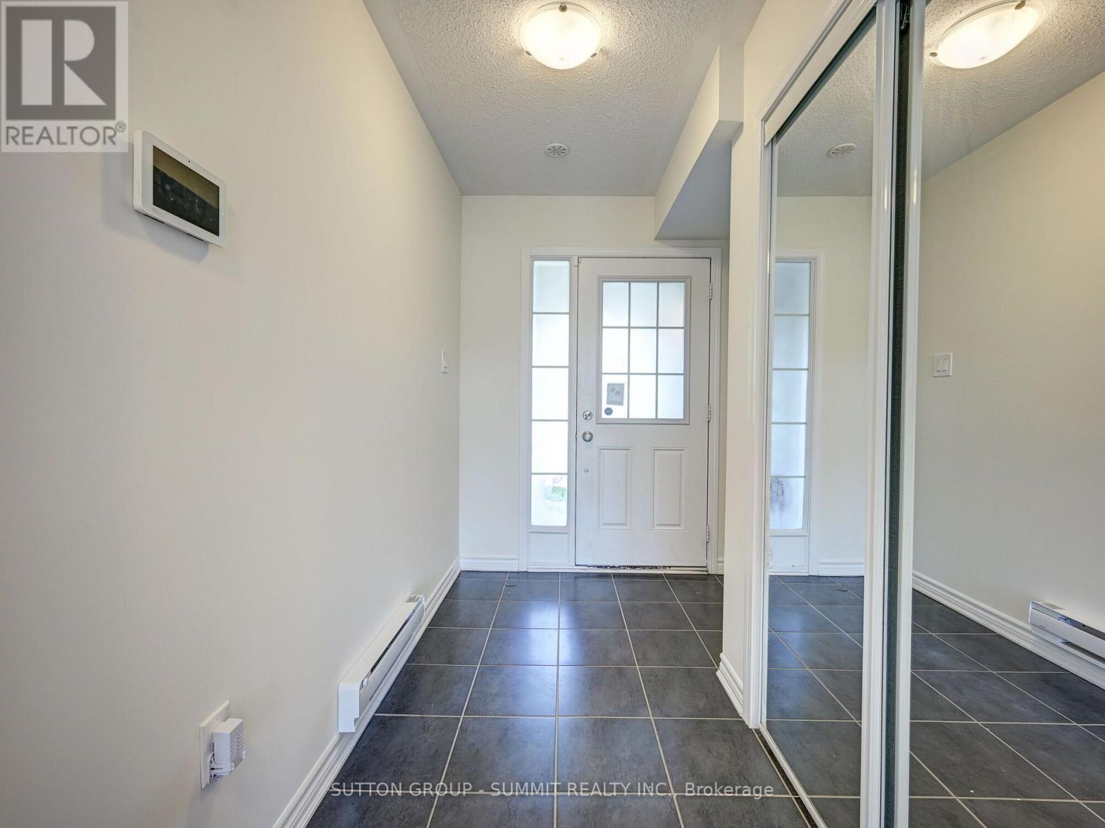 26 Quillberry Close, Brampton, Ontario  L7A 4N8 - Photo 3 - W13588404