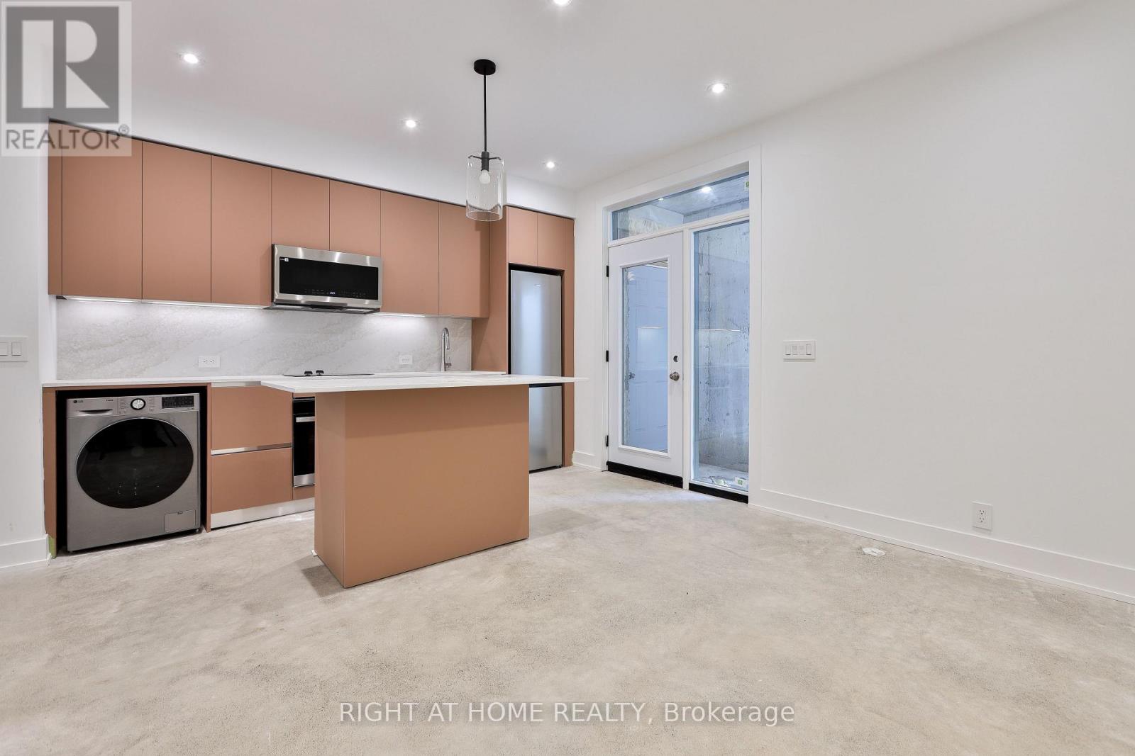 4 - 266 Indian Grove, Toronto, Ontario  M6P 2K5 - Photo 3 - W13588418