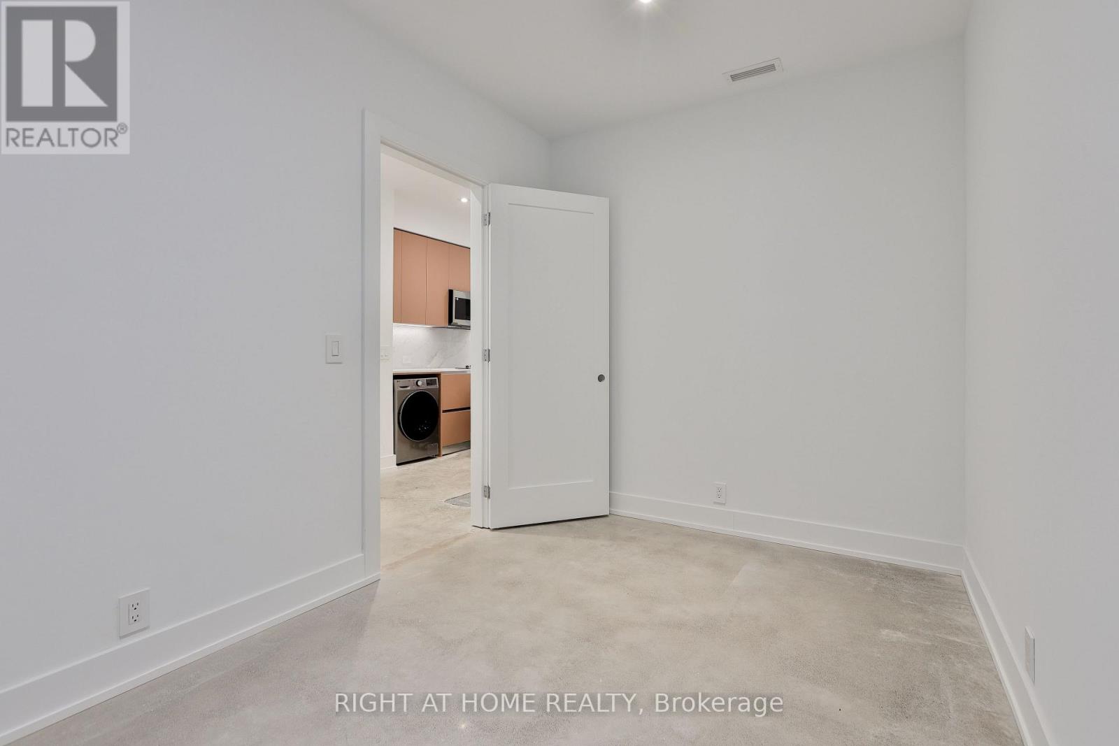 4 - 266 Indian Grove, Toronto, Ontario  M6P 2K5 - Photo 6 - W13588418