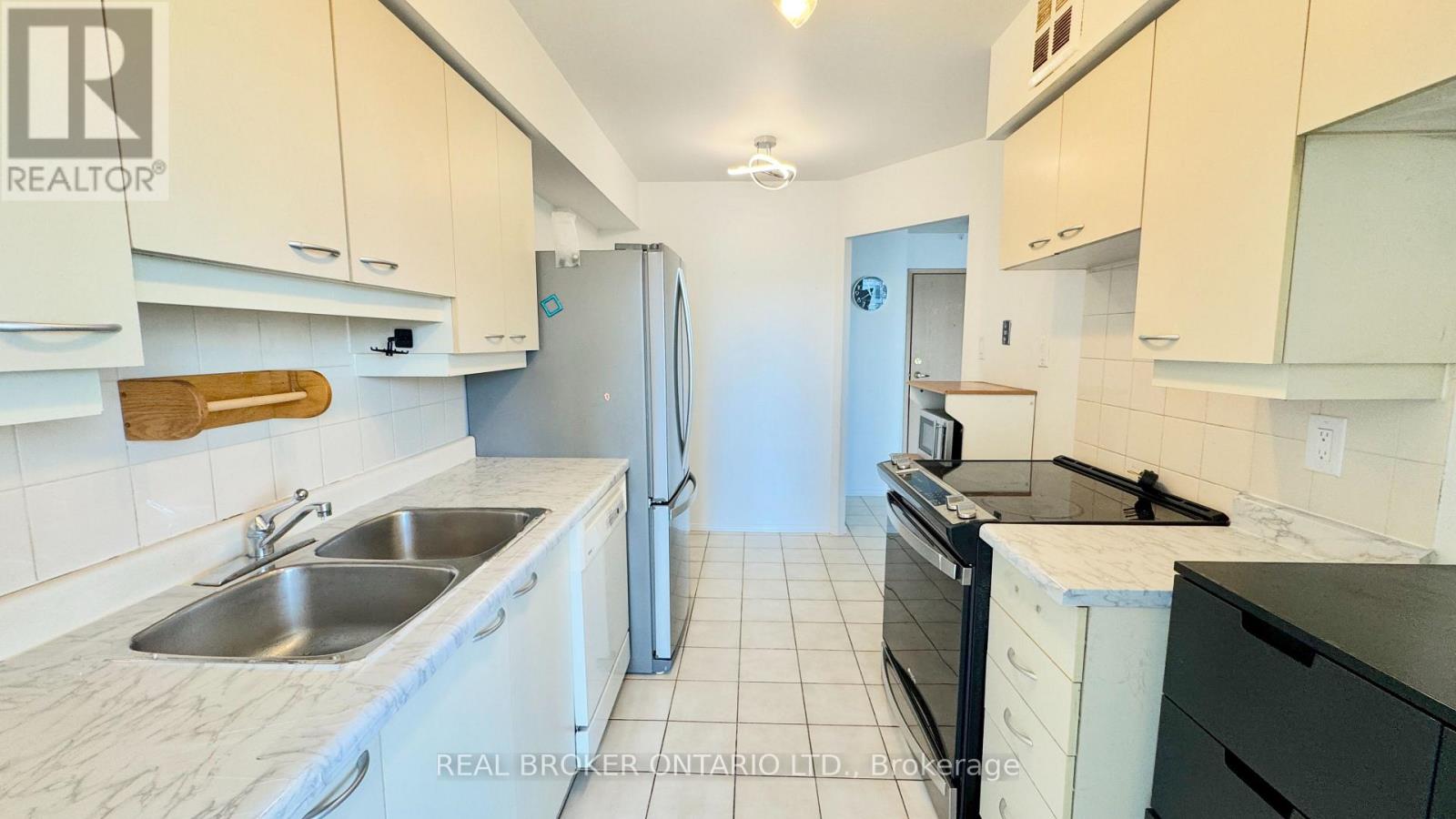 1608 - 55 Elm Drive W, Mississauga, Ontario  L5E 3J3 - Photo 5 - W13588556