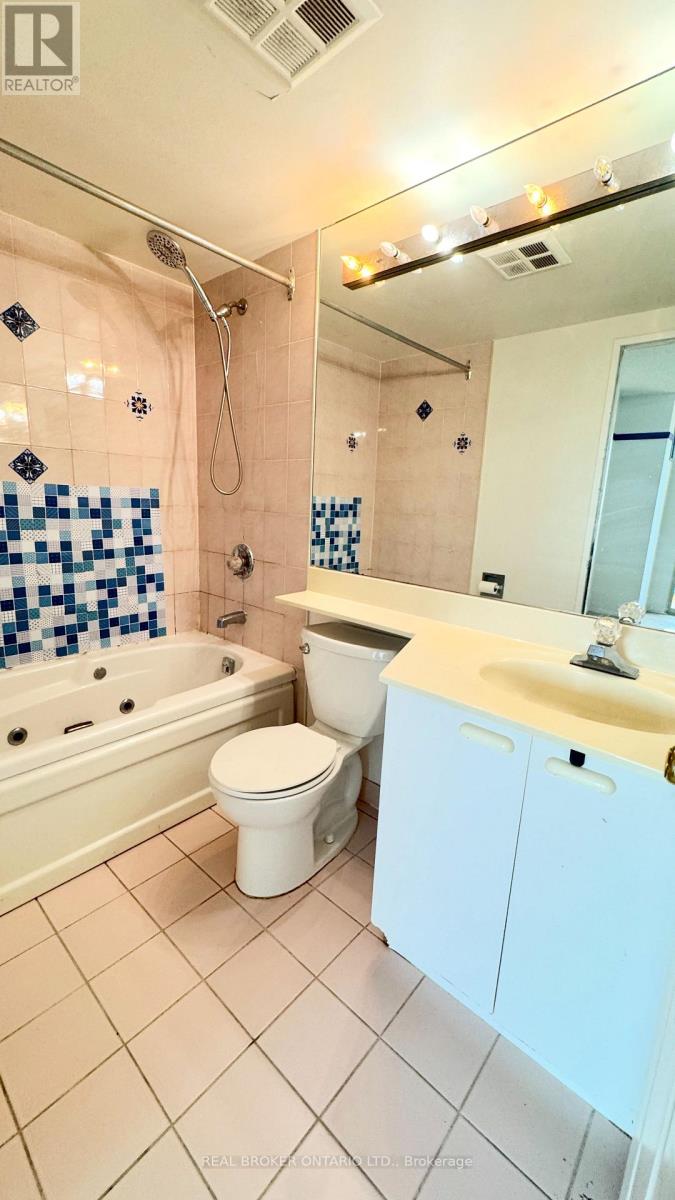 1608 - 55 Elm Drive W, Mississauga, Ontario  L5E 3J3 - Photo 9 - W13588556