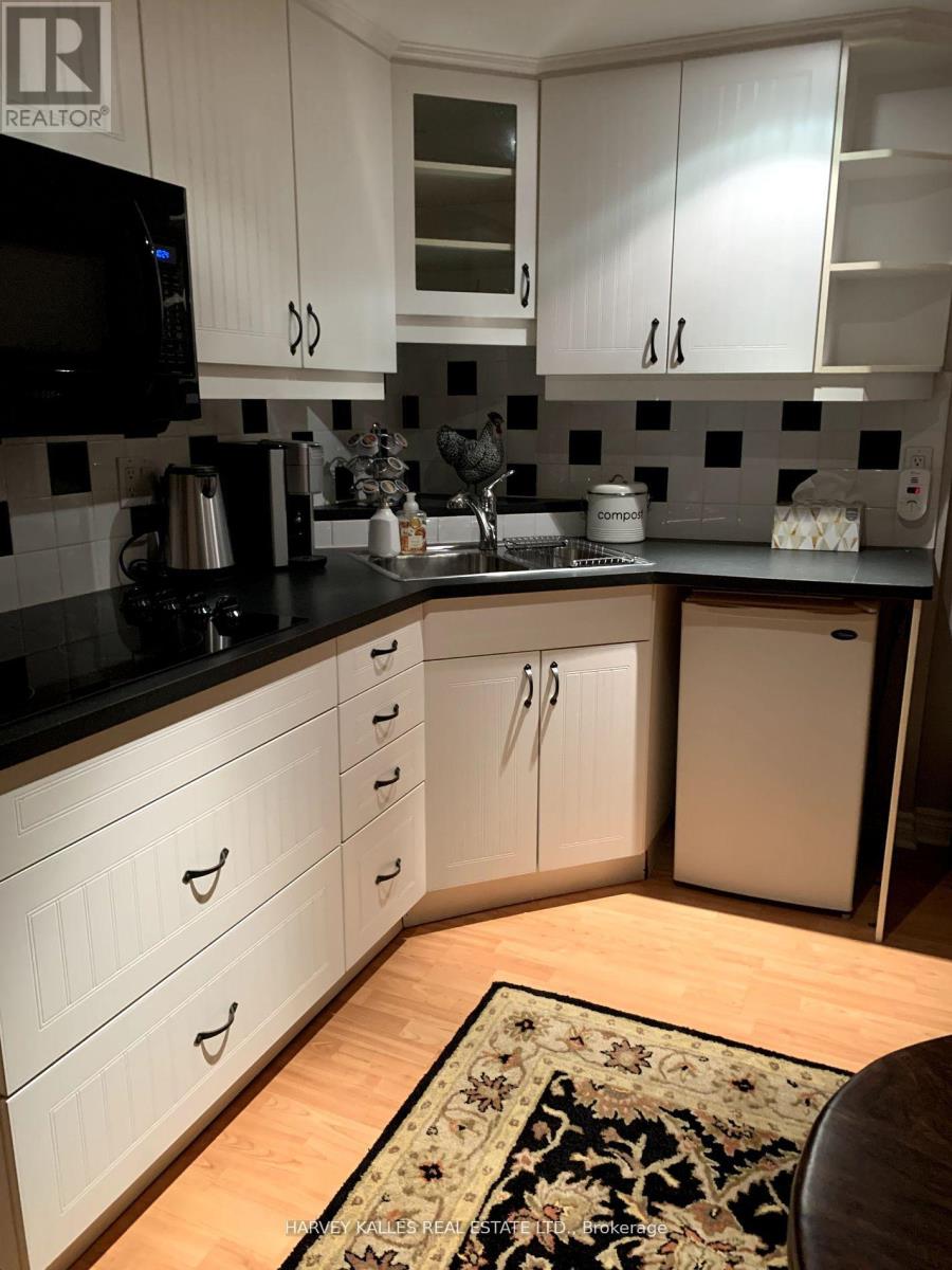 Bsmnt - 92 Westmoreland Avenue, Toronto, Ontario  M6H 2Z7 - Photo 8 - W13588702